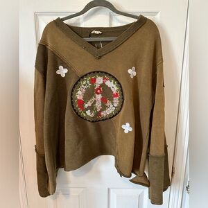 PEACE sweatshirt. Ladies L